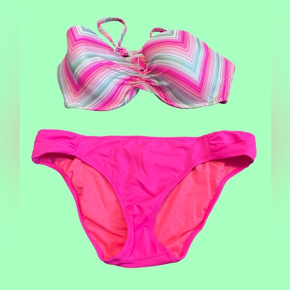 Victoria Secret 36D pink bikini - Picture 3 of 5